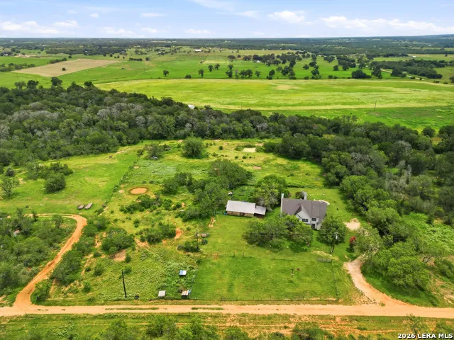 1208 ODaniel School Rd Seguin, TX 78155