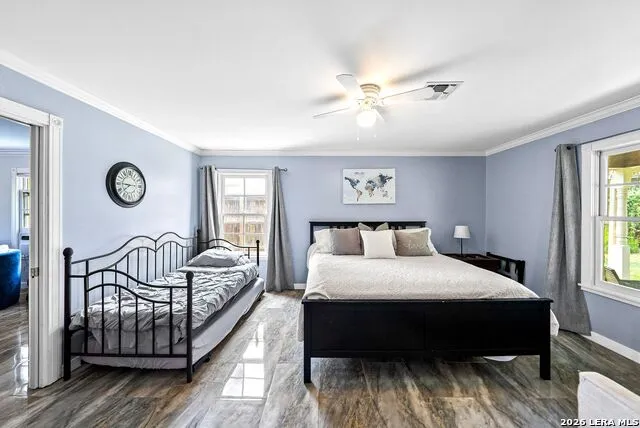204 ACORN ST Fredericksburg, TX 78624