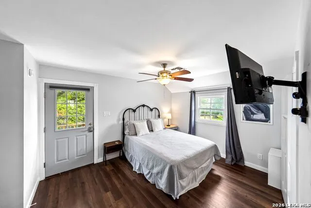 204 ACORN ST Fredericksburg, TX 78624