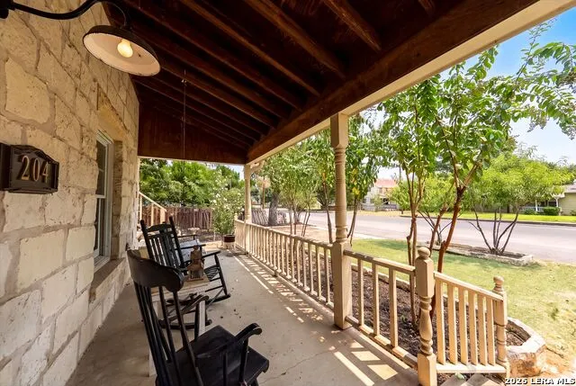 204 ACORN ST Fredericksburg, TX 78624