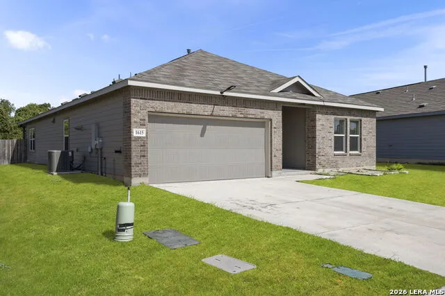 1615 Day Lily New Braunfels, TX 78130