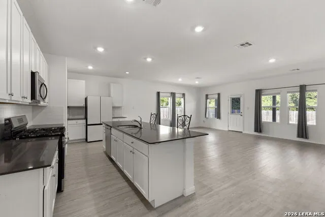 1615 Day Lily New Braunfels, TX 78130