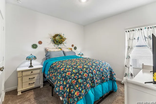 5801 MUSQUIZ RDG Seguin, TX 78155