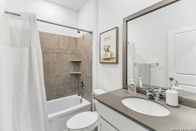 5801 MUSQUIZ RDG Seguin, TX 78155