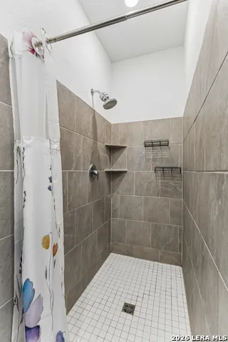 5801 MUSQUIZ RDG Seguin, TX 78155
