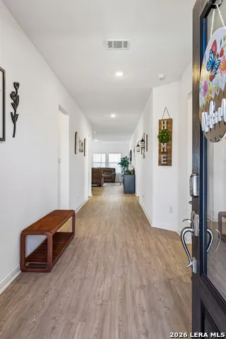5801 MUSQUIZ RDG Seguin, TX 78155