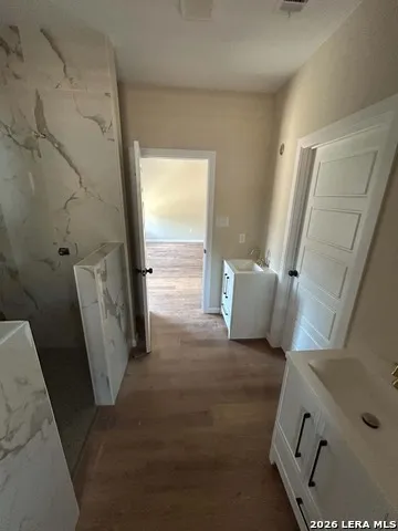 504 HICKORY ST Jourdanton, TX 78026