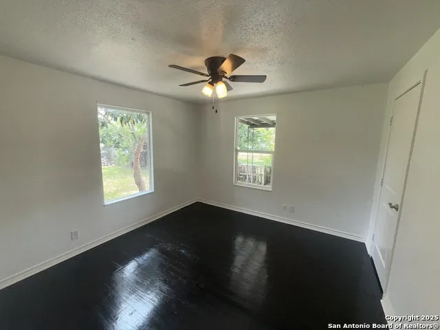 219 MOHAWK ST San Antonio, TX 78211