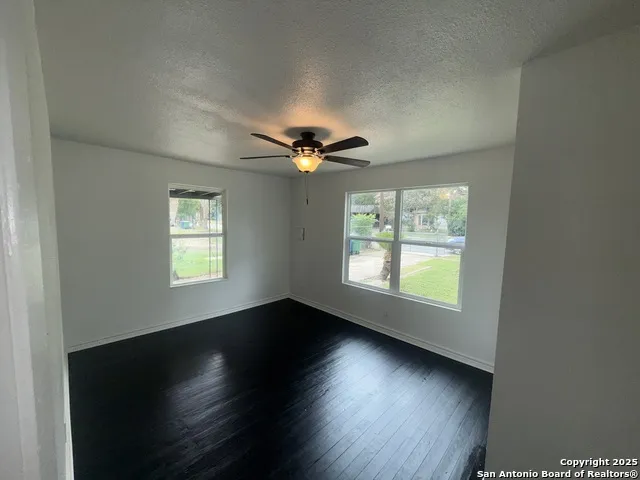 219 MOHAWK ST San Antonio, TX 78211