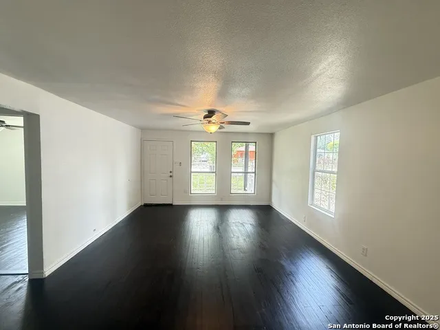 219 MOHAWK ST San Antonio, TX 78211