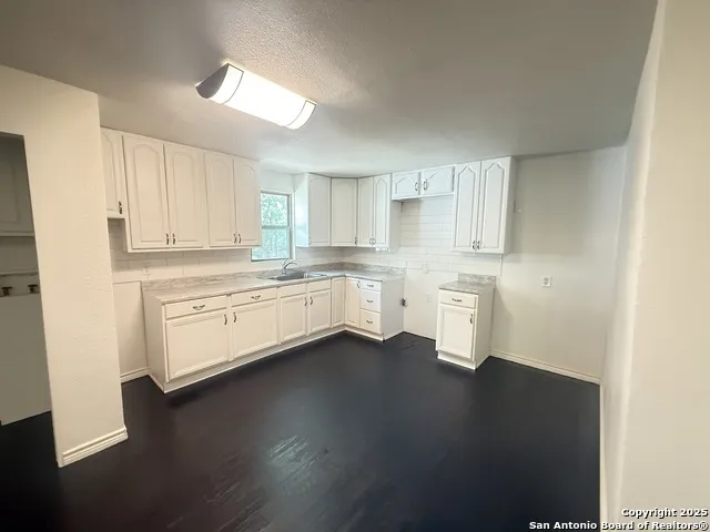 219 MOHAWK ST San Antonio, TX 78211