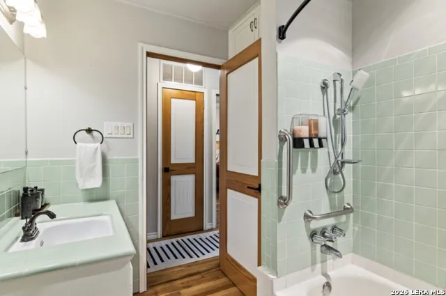 904 ORANGE ST Fredericksburg, TX 78624