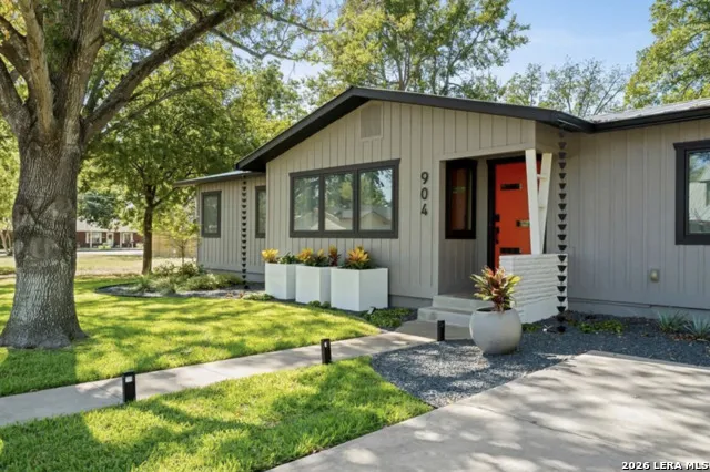 904 ORANGE ST Fredericksburg, TX 78624