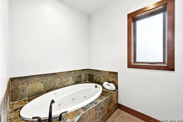 158 Condor San Marcos, TX 78666