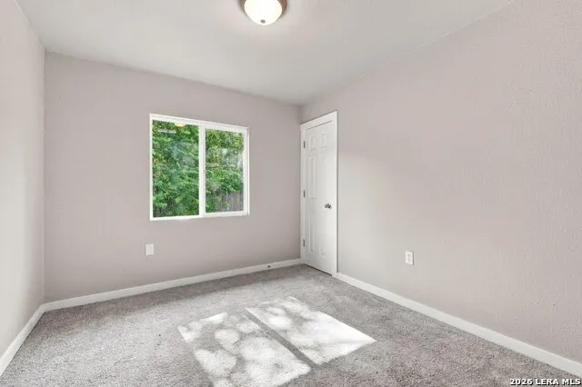 8012 LAUREL BND San Antonio, TX 78250