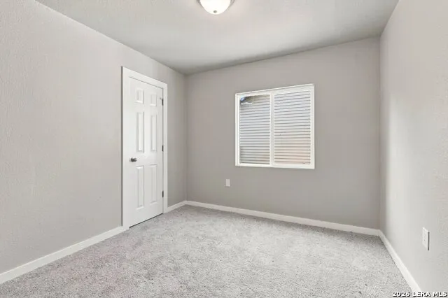 8012 LAUREL BND San Antonio, TX 78250