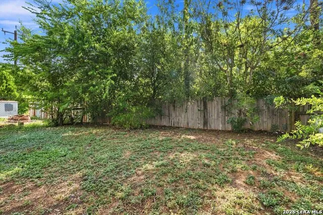 8012 LAUREL BND San Antonio, TX 78250
