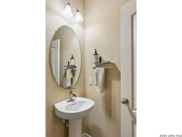 2727 WHEATFIELD WAY New Braunfels, TX 78130