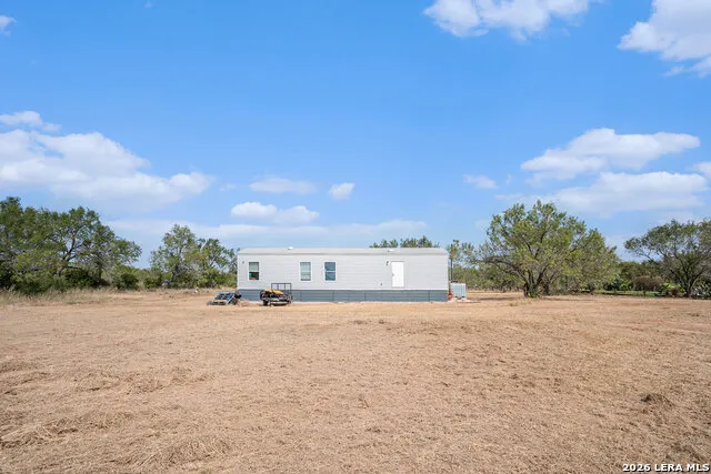 545 County Road 741 Yancey, TX 78886