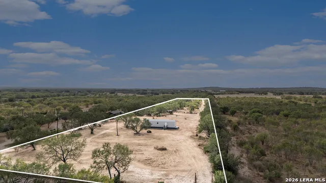 545 County Road 741 Yancey, TX 78886