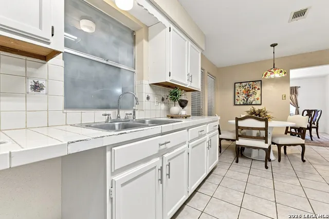 341 ORIENTE DR Pleasanton, TX 78064