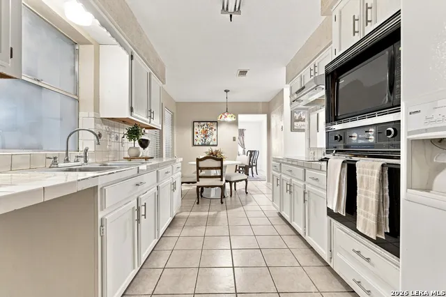 341 ORIENTE DR Pleasanton, TX 78064