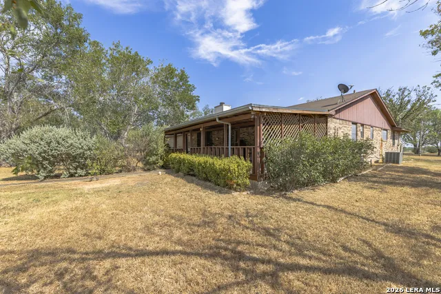 341 ORIENTE DR Pleasanton, TX 78064