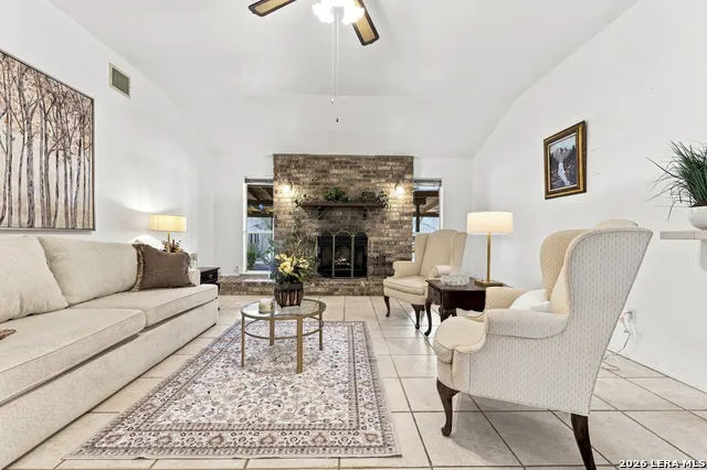 341 ORIENTE DR Pleasanton, TX 78064