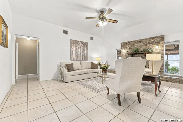 341 ORIENTE DR Pleasanton, TX 78064
