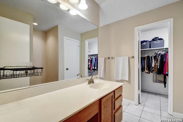 9202 VICTORY PASS DR San Antonio, TX 78240