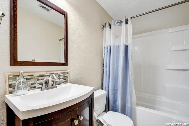 9202 VICTORY PASS DR San Antonio, TX 78240