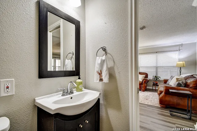 9202 VICTORY PASS DR San Antonio, TX 78240