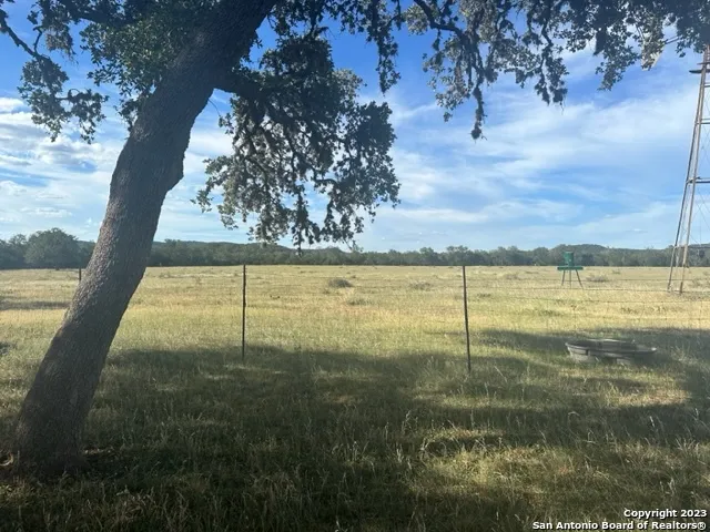 373 PINE TREE Medina, TX 78055