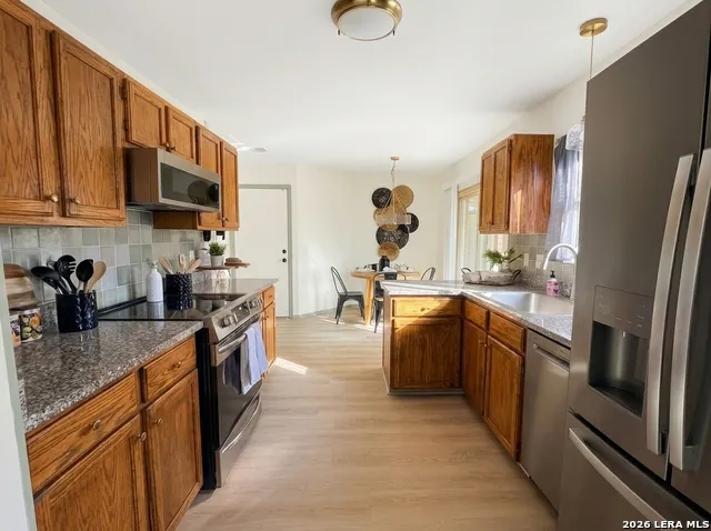 15626 Knollhollow San Antonio, TX 78247