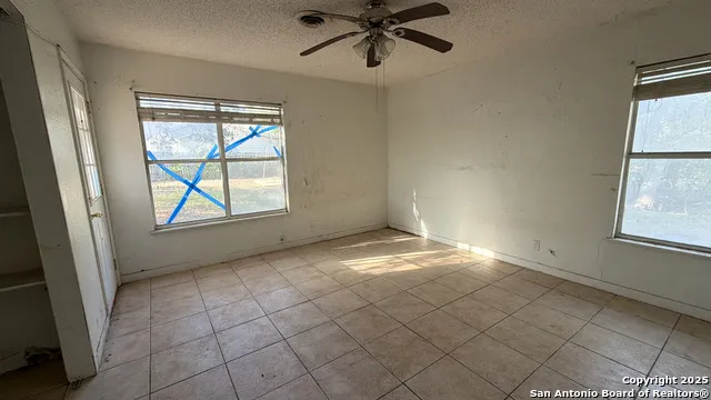 218 Graham Kenedy, TX 78119