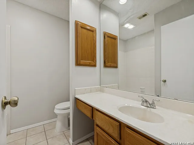 8709 Stream Cir San Antonio, TX 78250