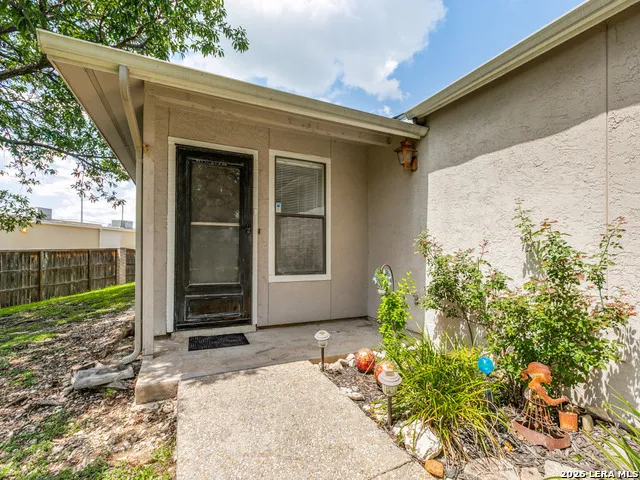 8709 Stream Cir San Antonio, TX 78250