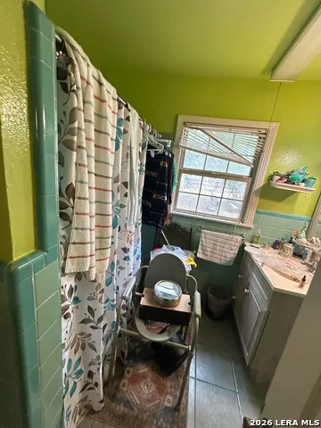 327 Hermitage San Antonio, TX 78223