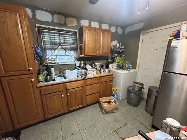 327 Hermitage San Antonio, TX 78223