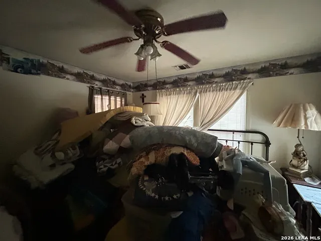 327 Hermitage San Antonio, TX 78223