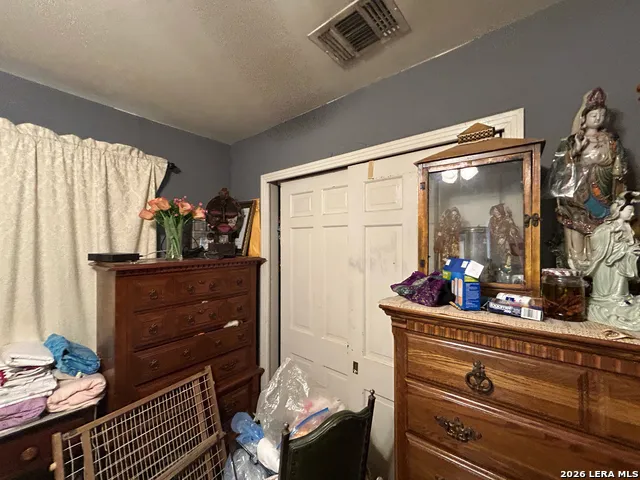 327 Hermitage San Antonio, TX 78223