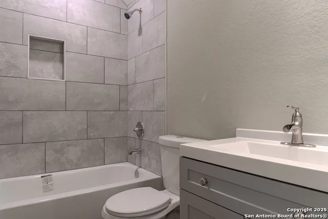 216 S SAN AUGUSTINE AVE San Antonio, TX 78237