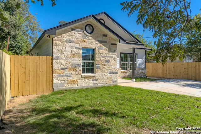 216 S SAN AUGUSTINE AVE San Antonio, TX 78237