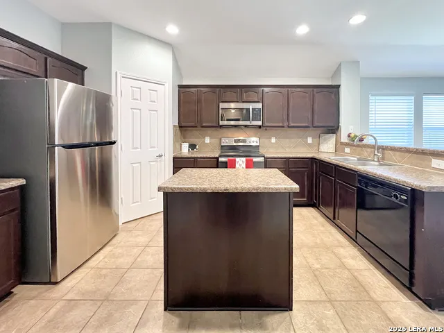9242 Mare Country San Antonio, TX 78254