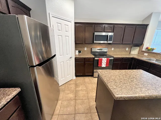 9242 Mare Country San Antonio, TX 78254