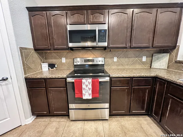 9242 Mare Country San Antonio, TX 78254