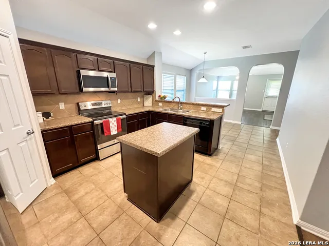 9242 Mare Country San Antonio, TX 78254