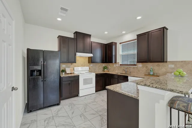 4272 GALE MDWS New Braunfels, TX 78130