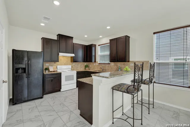 4272 GALE MDWS New Braunfels, TX 78130