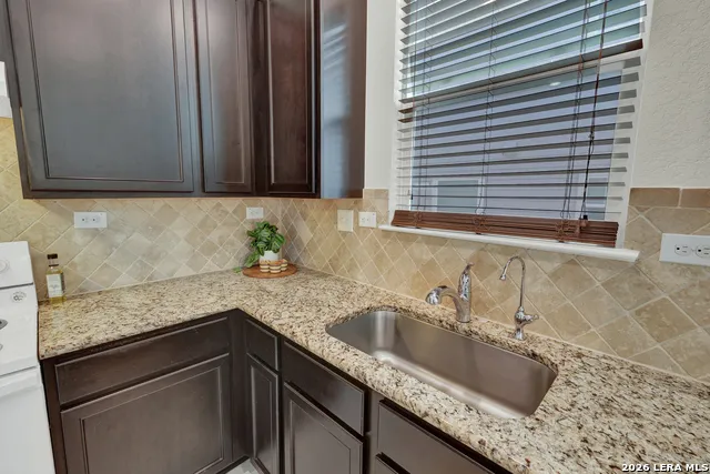 4272 GALE MDWS New Braunfels, TX 78130
